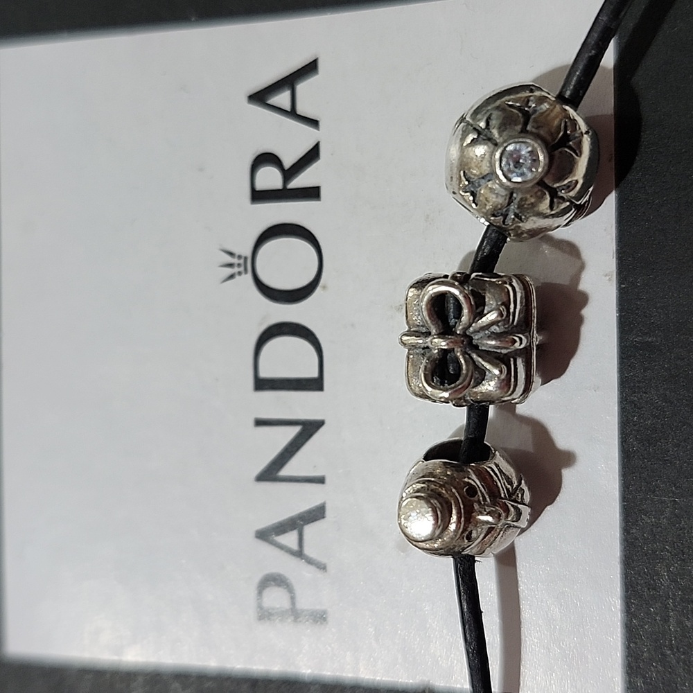 Pandora Sterling Silver Winter Charm Trio: Snowman, Present & Snowflake - Picture 2 of 5